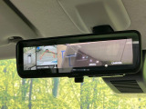 【デジタルルームミラー】後席の大きな荷物や同乗者で後方が確認しづらい時でも安心!カメラが撮影した車両後方の映像をルームミラー内に表示。クリアな視界で状況の確認が可能です!