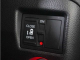 ◆片側電動スライドドア◆狭い駐車場でも乗り降りが楽々♪お子様が隣の車にドアを当ててしまう心配もございません!小さなお子様連れの方もこれで安心。