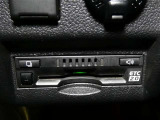 高速道路を賢く使うETC2.0装備です。高速道路とクルマが情報を連携して渋滞の迂回ルートや災害時の適切な誘導をしてくれたりします。