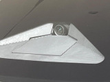 【ホンダセンシング】走行中に前方の車両等を認識し、衝突しそうな時は警報とブレーキで衝突回避と被害軽減をアシスト。より安全にドライブをお楽しみいただけます。
