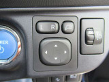 駐車時や狭い道でのすれ違い時に気を使うミラー。電動格納式ドアミラーはそんな時に便利です。