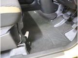 クリーニング済みフロアマット付き☆多少の使用感はありますが、この程度なら許容範囲という方には初期費用が浮いて嬉しいPOINT!
