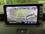 バックも安心のバックカメラ付いています。バックカメラがあると、いつでも安全にバックできますね。死角も減ります。