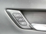 運転席のシートポジションを記憶・再現できるメモリー機能を搭載しています。