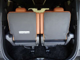 【広々室内】ラゲッジルームだって広々です!沢山の買い物や引っ越しの際の荷物などを積む事ができ便利な構造になっています★
