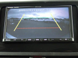 バックカメラ装備しております。駐車時に大変役に立ちますよ。駐車が苦手な方にも便利機能です。