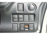 両側パワースライドドア付きだから、狭い駐車スペースなどでの乗り降りラクラク♪小さなお子さまのいるご家庭には嬉しい装備です。