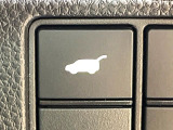 【パワーバックドア】スマートキーや運転席のボタンを押すだけでリアゲートが自動で開閉します!荷物を持っている時や、高い位置にあるバックドアを閉める際に便利な機能です♪