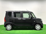 ドアは約90度に開くので荷物も積み込みやすく、乗り降りもしやすい♪ ロングドライブも快適に過ごせる工夫がいっぱいです♪♪