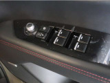ソフトパッドとステッチを採用することにより質感の高いインテリアに仕上がってます♪