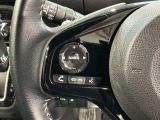 ステアリングにオーディオ操作スイッチが付いています。オーディオ画面に直接タッチしなくても操作が出来ますので、運転に集中できます。