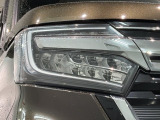 LEDヘッドライトは、点灯の瞬間から最大光量を発揮し、突然暗くなるトンネルなどでの安定感を高めます。