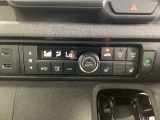 運転席・助手席にシートヒーターが装備されています。エンジンをかけて数分でシートが暖かくなるので冬のドライブがとっても快適です