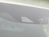 【トヨタセーフティセンス】走行中に前方の車両等を認識し、衝突しそうな時は警報とブレーキで衝突回避と被害軽減をアシスト。より安全にドライブをお楽しみいただけます。