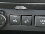運転席・助手席側シートヒーターで座席ポカポカ!