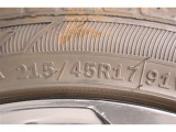 215/45R17    車両装着タイヤサイズです。 タイヤのご相談もトヨタモビリティ石川にお任せください