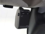 ◆ドライブレコーダー◆映像・音声などを記録する自動車用の装置です。 もしもの事故の際の記録はもちろん、旅行の際の思い出としてドライブの映像を楽しむことができます。
