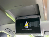 【13.2型フリップダウン】大画面モニターで後席でもエンタメをお楽しみいただけます。家族や友人とお出かけする機会が多い方に大人気です♪
