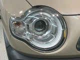 LEDヘッドライトは、点灯の瞬間から最大光量を発揮し、突然暗くなるトンネルなどでの安定感を高めます。