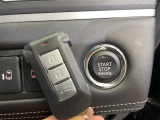 【スマートキー(エンジンスタートストップスイッチ)】スマートキー(電子キー)を持っていれば、スイッチを押すだけでエンジンをかけることができます!