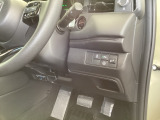左側に高速で便利なETCがあり、横滑りを防ぐVSAなどのスイッチは、運転席の右側、手の届きやすい位置にあります。