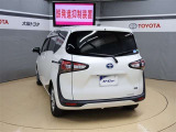 バックカメラが付いているので後方確認が非常にしやすいです。今や運転初心者も熟練者も必須装備!ついていて損はないですね♪