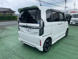 ご納車までの期間ですが、県内のお客様は1,2週間、県外のお客様は2,3週間ほどでご納車が可能となります。但し、お支払いや書類の状況によっては多少の前後もありますので、その際には何卒ご了承下さい。
