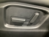こちらのグレードには助手席にも運転席同様にパワーシートを装備しております!座面位置を上げれば視界も広がり開放感アップ!