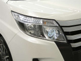 LEDヘッドライトです。デザイン性がよくとても明るいので、夜間の走行や悪天候でも安心です。しかも長寿命!