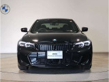【キドニーグリル】BMWは約90年もの間、ほぼ全ての車両にひと目でBMWだと分かるこの特徴的なフロントグリルが備えられ、デザイン・アイコンとして親しまれてきました。
