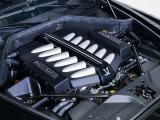 60&deg;V型12気筒エンジンを搭載