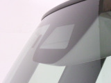 ホンダセンシング搭載。誤発進抑制機能・路外逸脱抑制機能・歩行者事故低減ステアリング・車線維持支援システム・先進車発進お知らせ機能など多彩な先進安全機能でより安全で快適なドライブを支援します。
