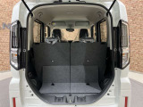 ■充実のアフターサービス■ 車の販売はもちろん、自社整備工場・自社鈑金工場・オイル交換&点検専門店舗を完備しておりますので納車後もお客様のカーライフをトータルでサポートいたします。