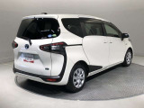 ご納車前にはエンジンオイル・オイルエレメント等を交換して、トヨタディーラーのエンジニアがしっかりと整備をさせていただきます。交換部品などについては、スタッフへお尋ねください。
