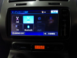 1セグテレビ搭載。CD再生、SDカード、Bluetoothオーディオに対応しています。