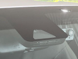 【トヨタセーフティセンス】走行中に前方の車両等を認識し、衝突しそうな時は警報とブレーキで衝突回避と被害軽減をアシスト。より安全にドライブをお楽しみいただけます。