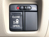 【パワースライドドア】スマートキーや運転席のスイッチでスライドドアの開閉が可能♪電動だから力を入れてドアを開ける必要が無く、小さいお子様でも、重い荷物を持っている時もラクに開け閉めできます♪