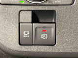 指先だけで簡単に操作が可能な電動パーキングブレーキを採用。「HOLD」スイッチを押すと、渋滞や信号待ちなどでブレーキペダルから足を離しても、ブレーキを保持するので安心です