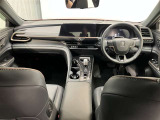 高いホールド性で運転姿勢が安定します。長距離ドライブでも疲れにくいのが魅力です。快適なドライビングライフをお送りください♪