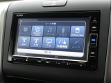 ナビゲーションは純正メモリーナビ(VXM-214VFi)を装着しております。AM、FM、CD、DVD再生、Bluetooth、音楽録音再生、フルセグTVがご使用いただけます。