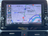 日産純正のカーナビが付いておりますので知らない所でもサポートしますので安心ですね。色々な機能でドライブも快適ですね。