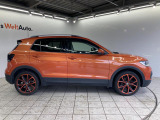 ●Volkswagenを知り尽くしたスペシャリストが隅々まで整備●各モデルの情報がインプットされた専用テスターで過去の細かな不具合を確認。モデルごとや部位ごとに専用スペシャルツールを用いて整備します。