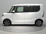 【乗り降りしやすい高さ】高すぎない車高でアクセスもスムーズ。日々のお仕事やお子様の送迎など、移動の負担を軽くしてくれる扱いやすさが魅力のお車です。