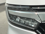 LEDヘッドライトは、点灯の瞬間から最大光量を発揮し、突然暗くなるトンネルなどでの安定感を高めます。