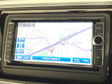 ●純正ナビ:一体感のあるナビは、高級感ある車内を演出してくれます。オーディオ機能も充実しておりますので、運転もより楽しめます♪