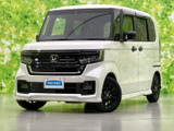 【WECARS】豊富な在庫を大画面モニターで検索可能!オプション装備や内装、タイヤの状態など細部まで御覧頂けます♪詳細はお気軽にスタッフまでお問合せ下さい。