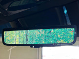 【デジタルインナーミラー】後席の大きな荷物や同乗者で後方が確認しづらい時でも安心!カメラが撮影した車両後方の映像をルームミラー内に表示。クリアな視界で状況の確認が可能です!