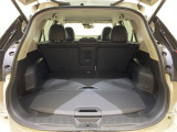 【トランク】積み込みやすくて、たっぷり積める荷室です。シートアレンジできるものは、乗車人数と荷物の量や大きさによってシートを動かすことができるので、より快適なドライブが可能です!