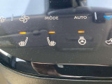 運転席・助手席シートヒータースイッチ、ステアリングヒータースイッチです。
