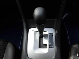 CVT(無段階変速)による滑らかな加速は振動も少なく燃費にも貢献、水平対向エンジンとの相性も良く快適性を高めています!!